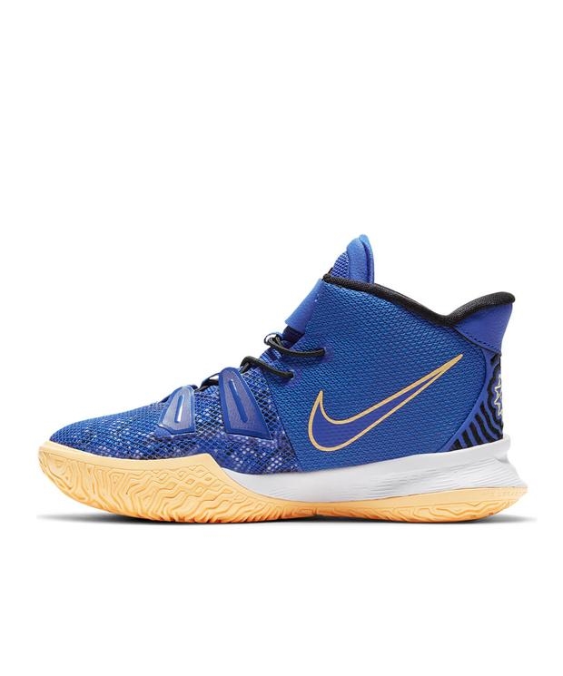 kyrie 7 sneaks up