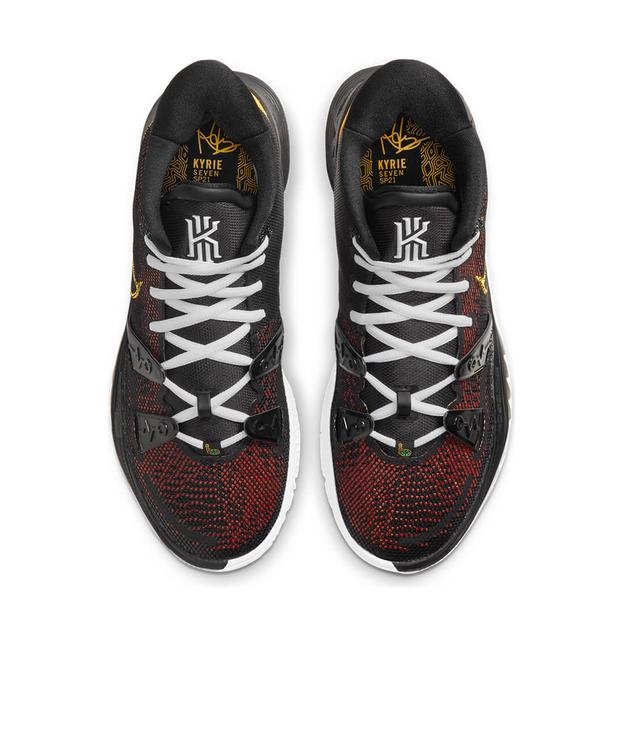kyrie 7 sneaks up