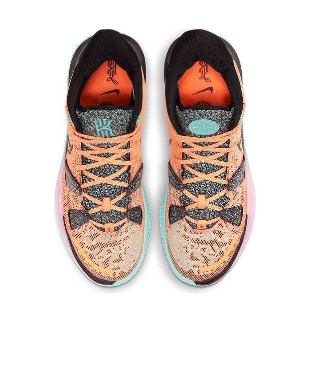 kyrie 7 sneaks up