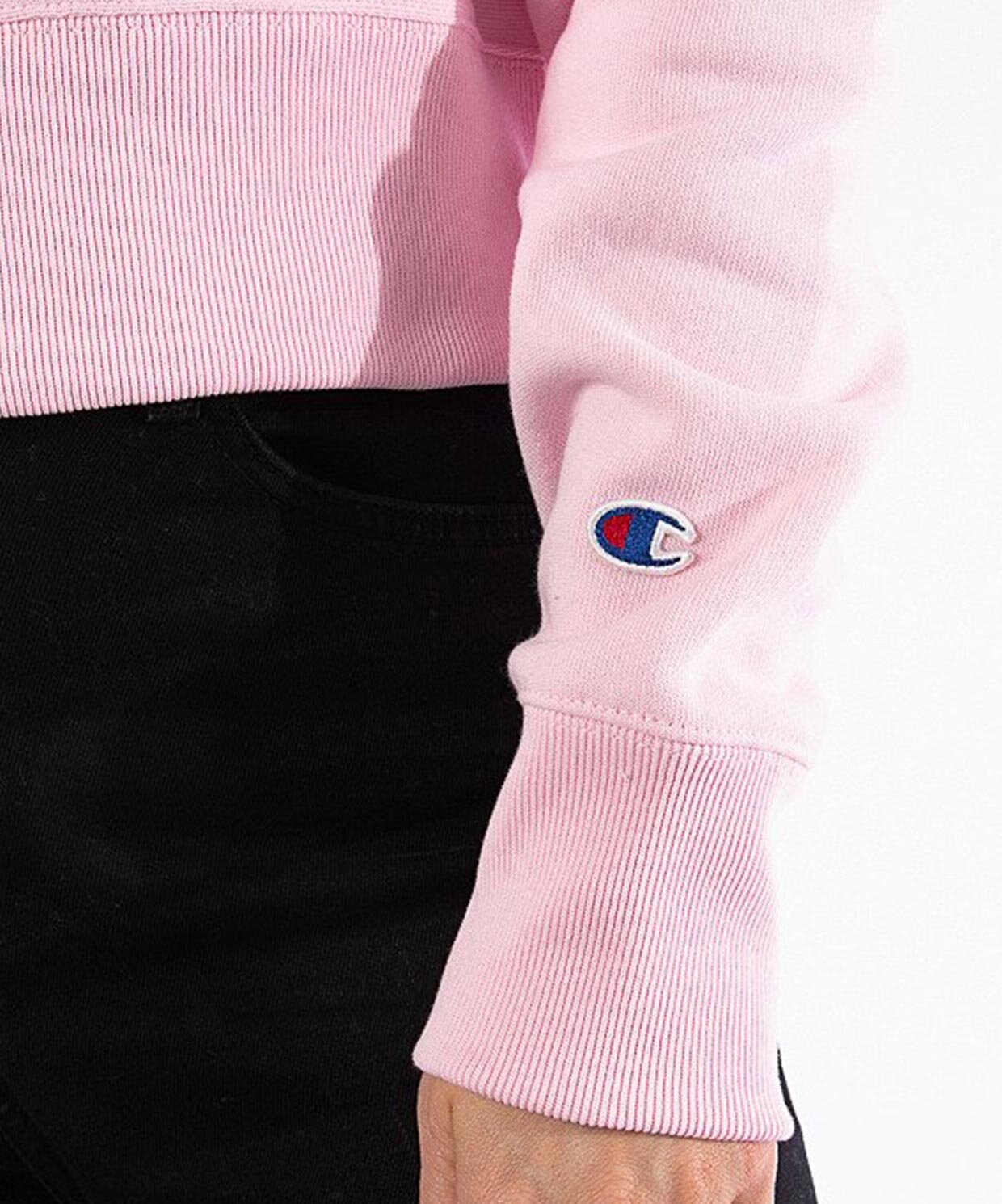 champion sweatshirt sneaks up