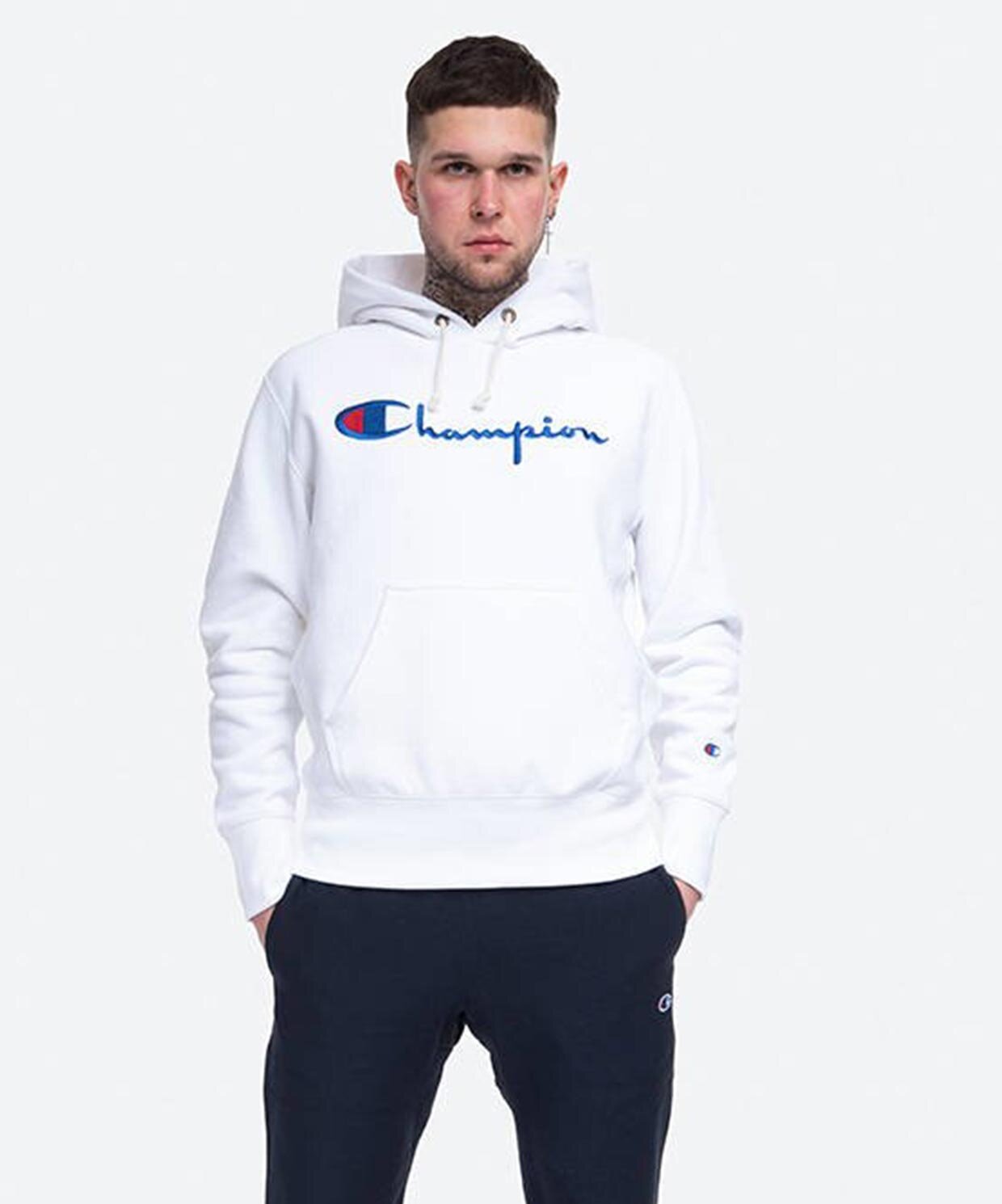 champion sweatshirt sneaks up