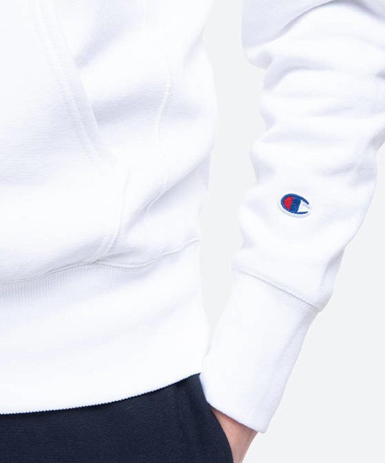 champion sweatshirt sneaks up