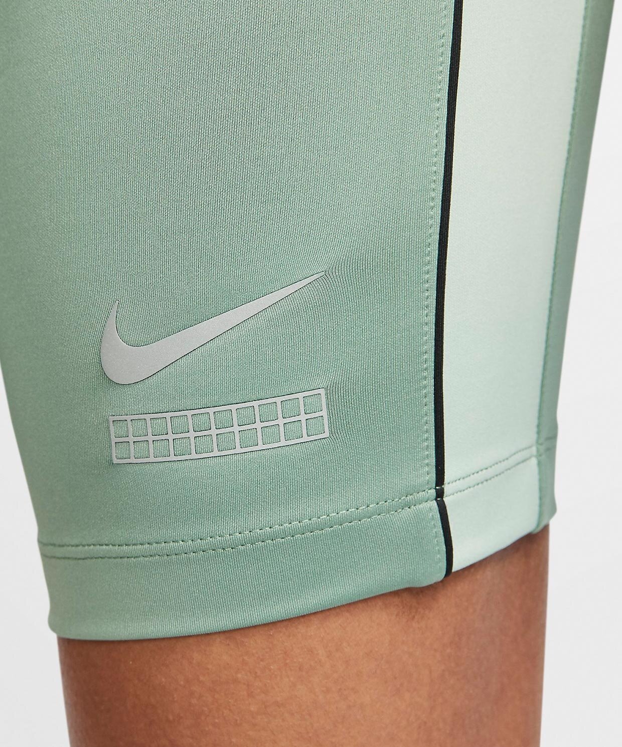 nike sportswear dna shorts