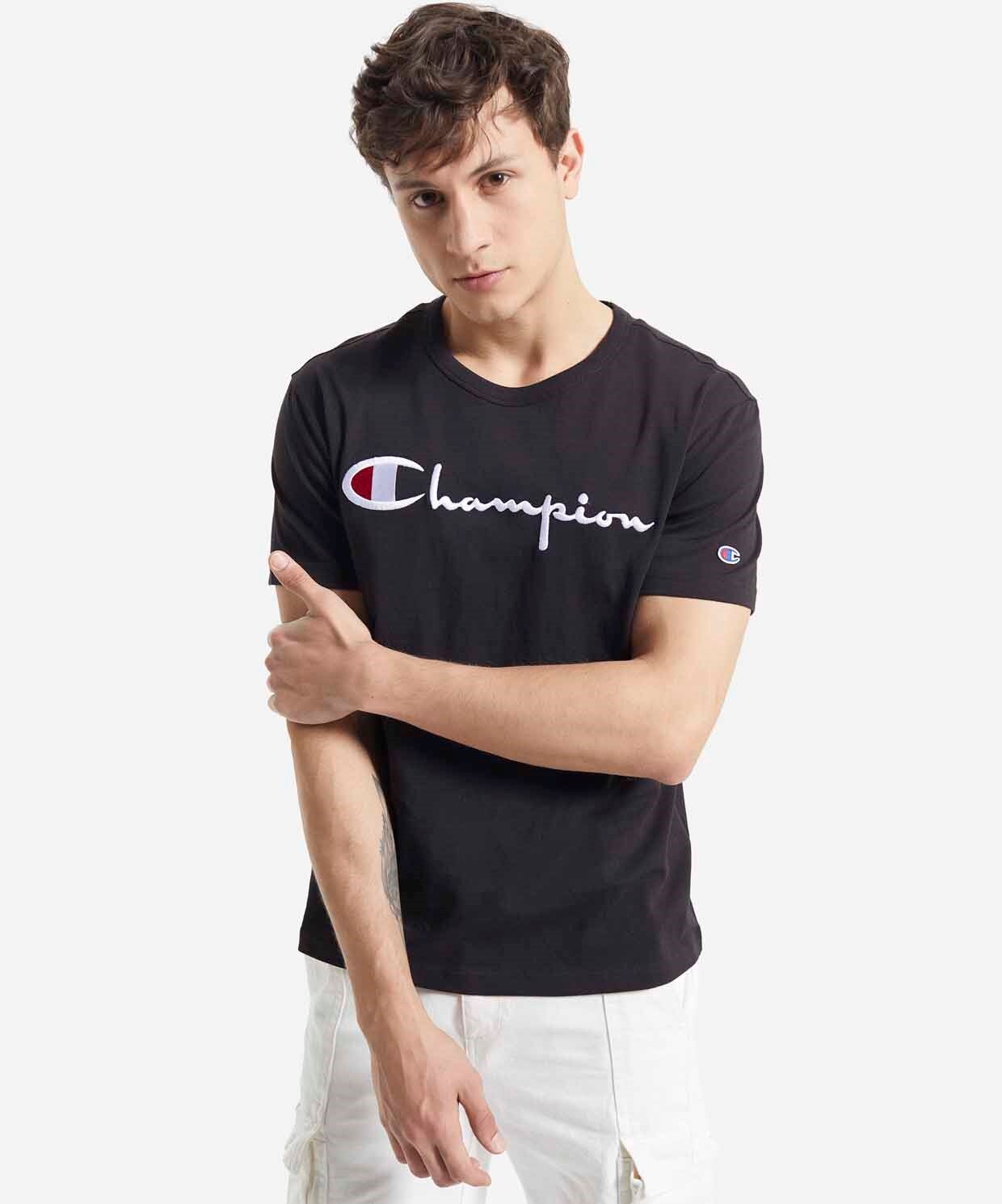 champion sneaks up