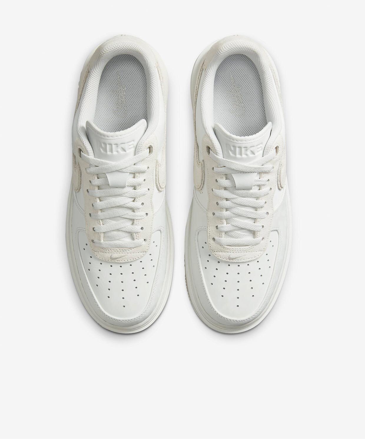 resm Nike Air Force 1 Luxe