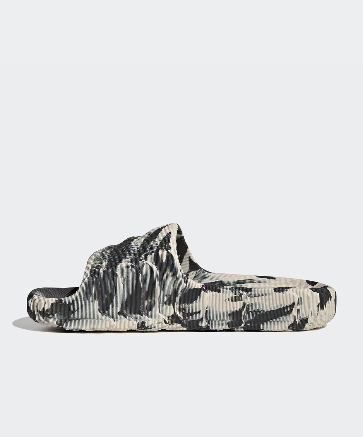 Женские шлепки adidas Adilette 22 по цене 5140.0 | Sneaks.kg