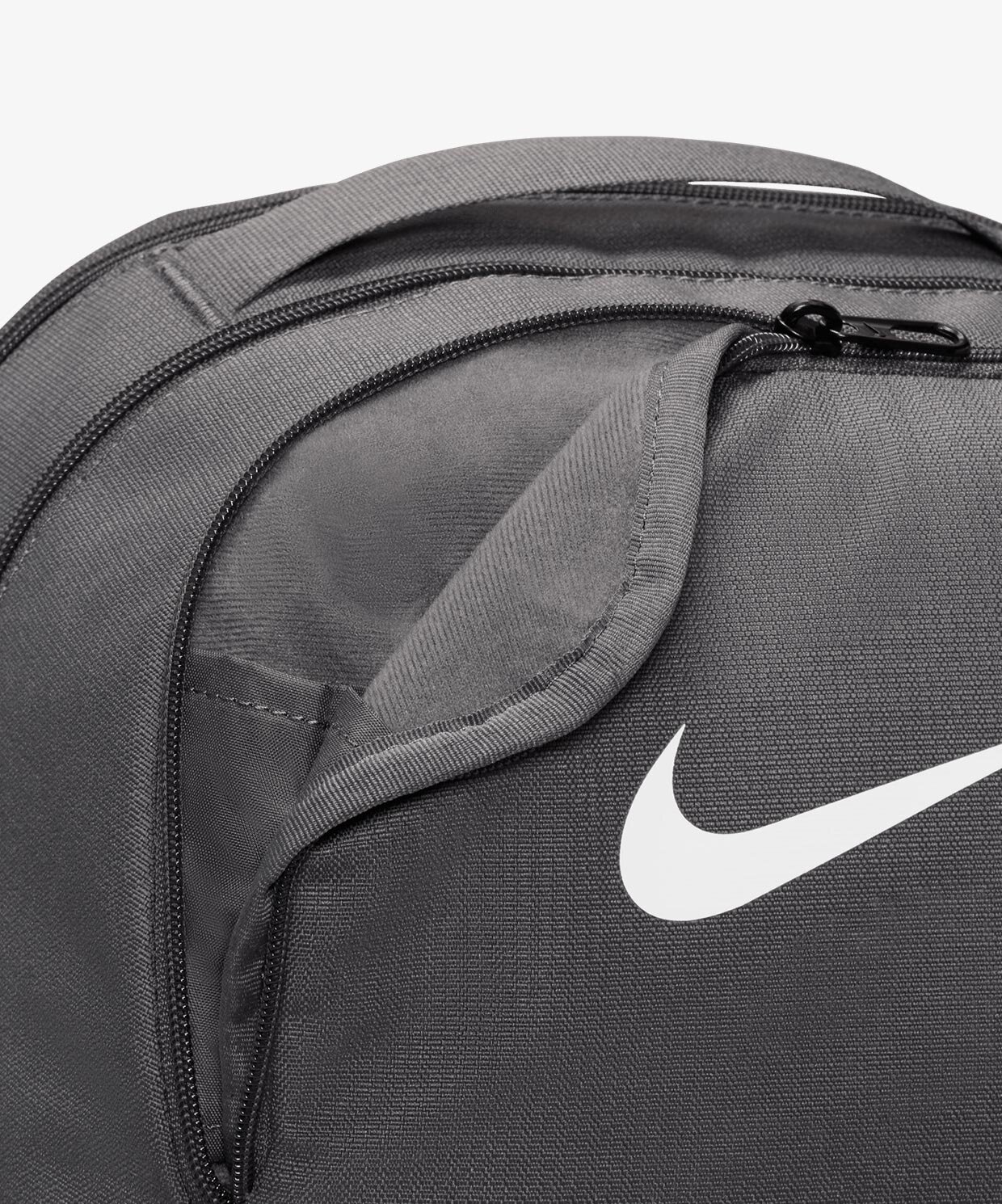 Nike Brasilia 9.5 UNISEX DH7709068 Sneaks Up