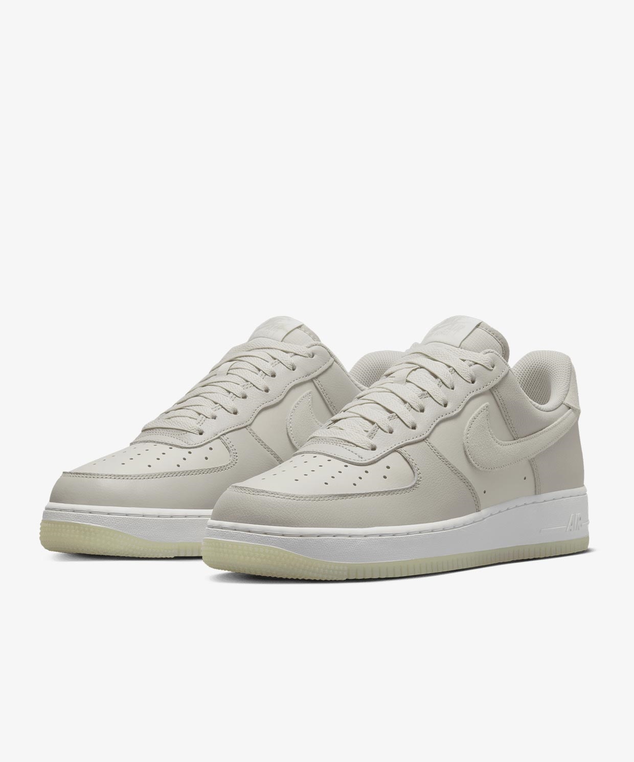 resm Nike Air Force 1 '07 Lv8