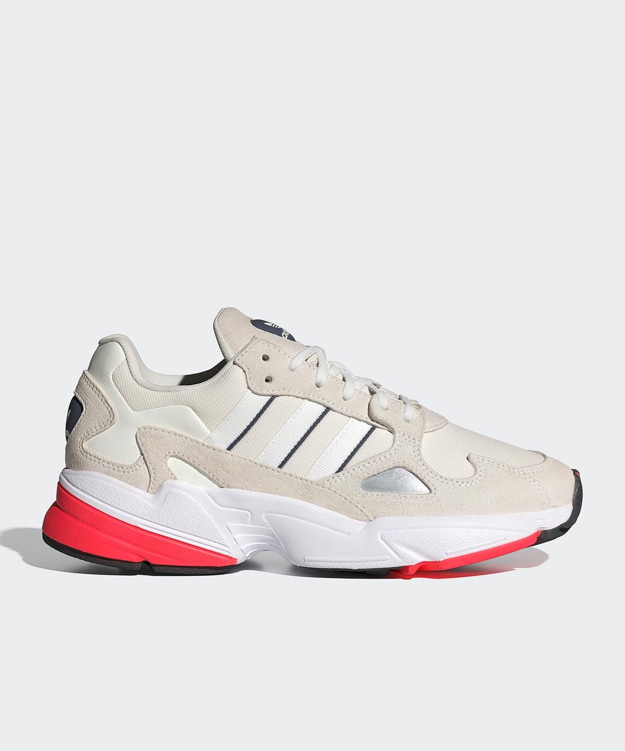 resm adidas Falcon