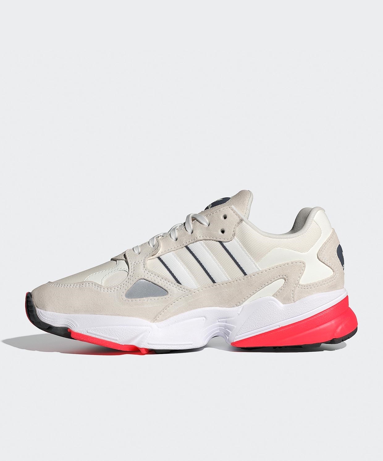 resm adidas Falcon