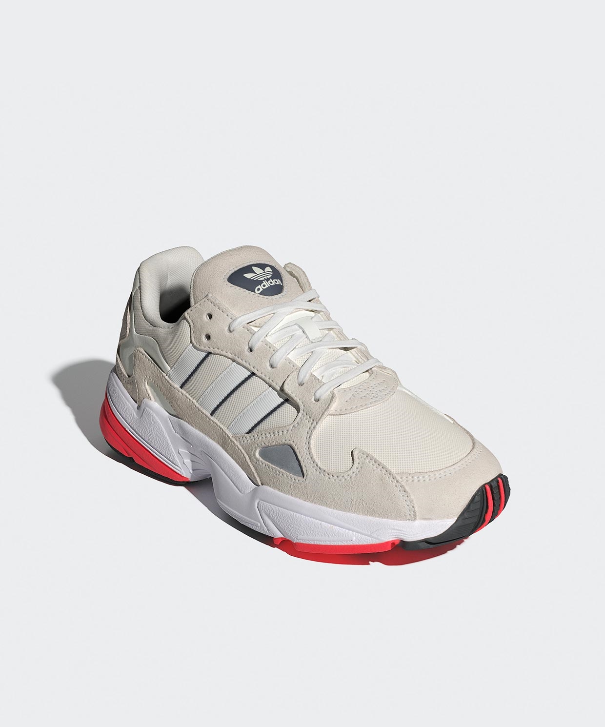 resm adidas Falcon