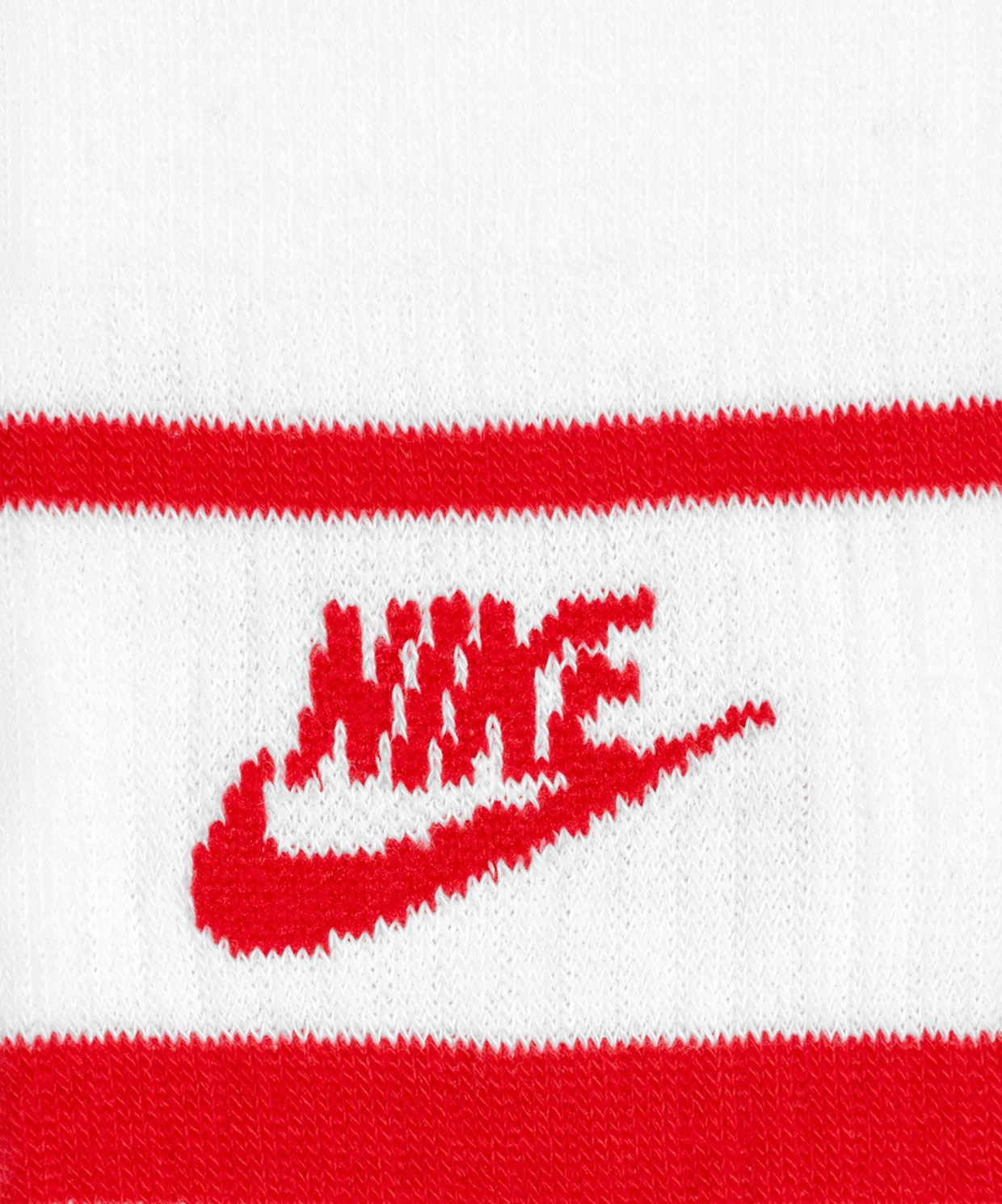 resm Nike Sportswear Dri-Fit Everyday Essential Crew Socks