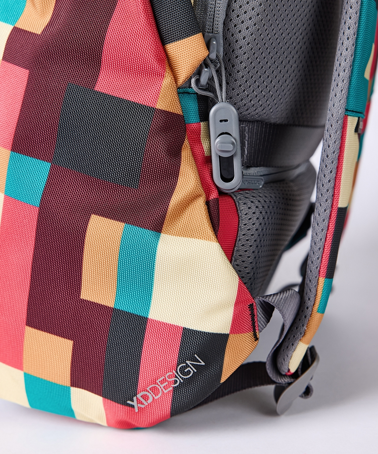 XD Design Bobby Soft Art anti-theft backpack Geometric