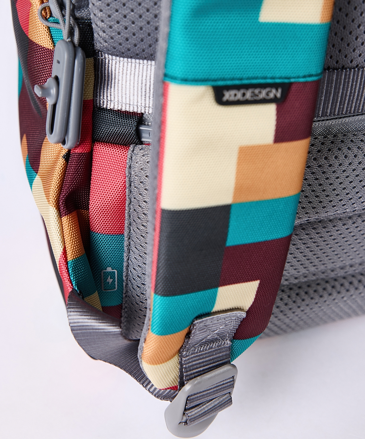 XD Design Bobby Soft Art anti-theft backpack Geometric