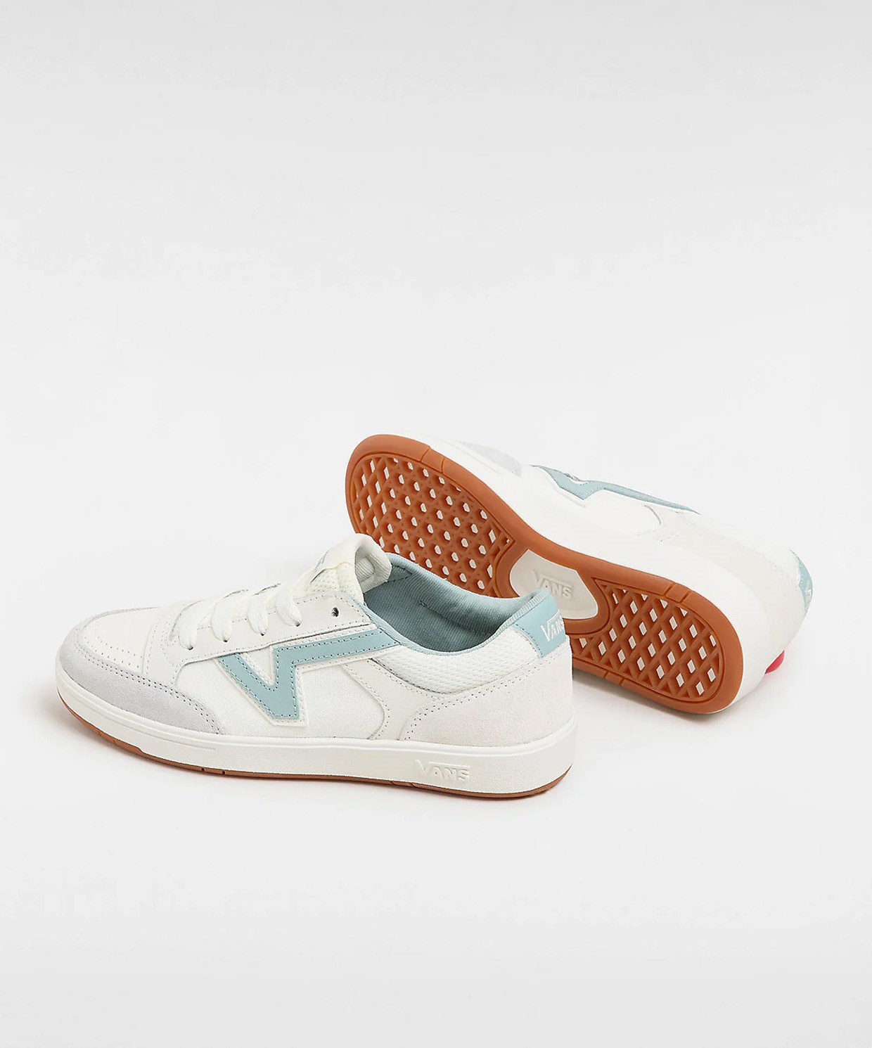 resm Vans Lowland Cc