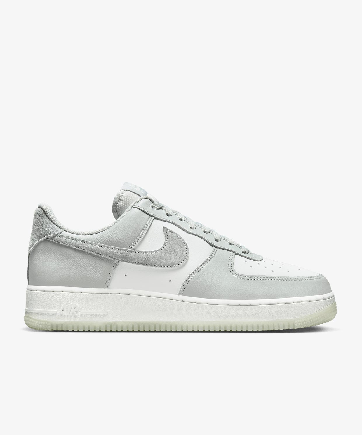 resm Nike Air Force 1 '07 Lv8