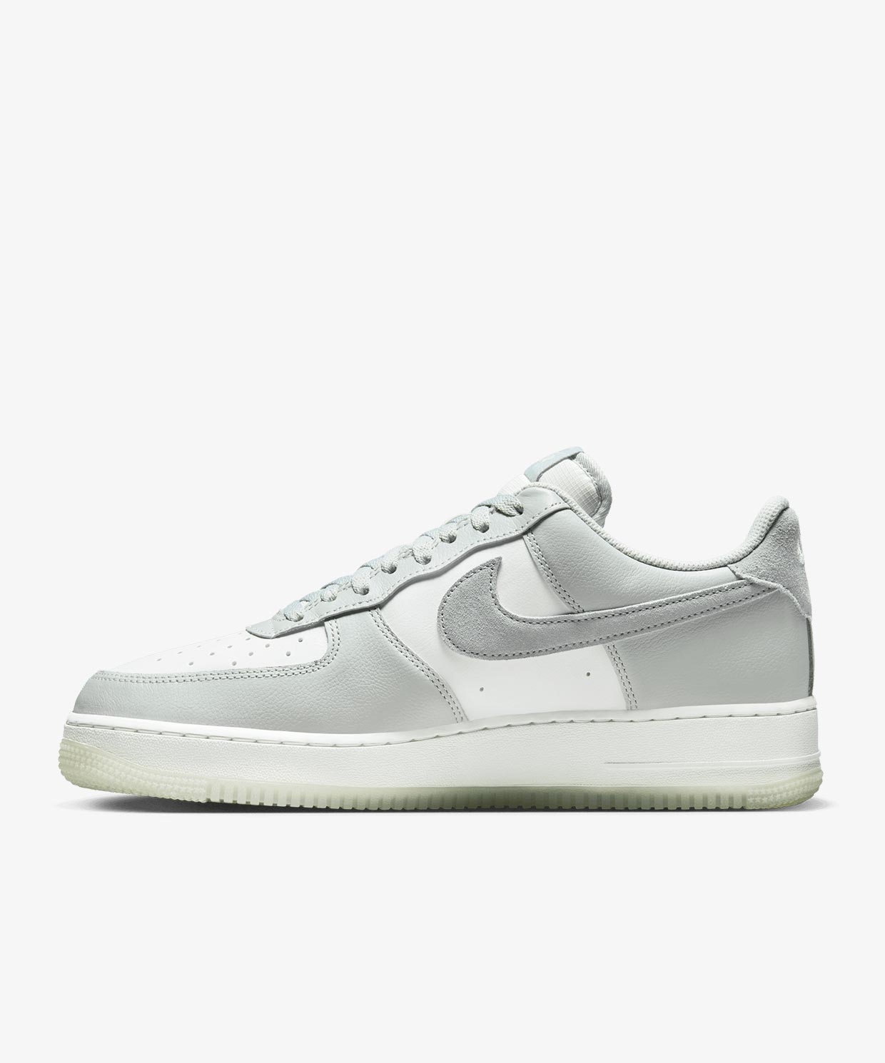 resm Nike Air Force 1 '07 Lv8