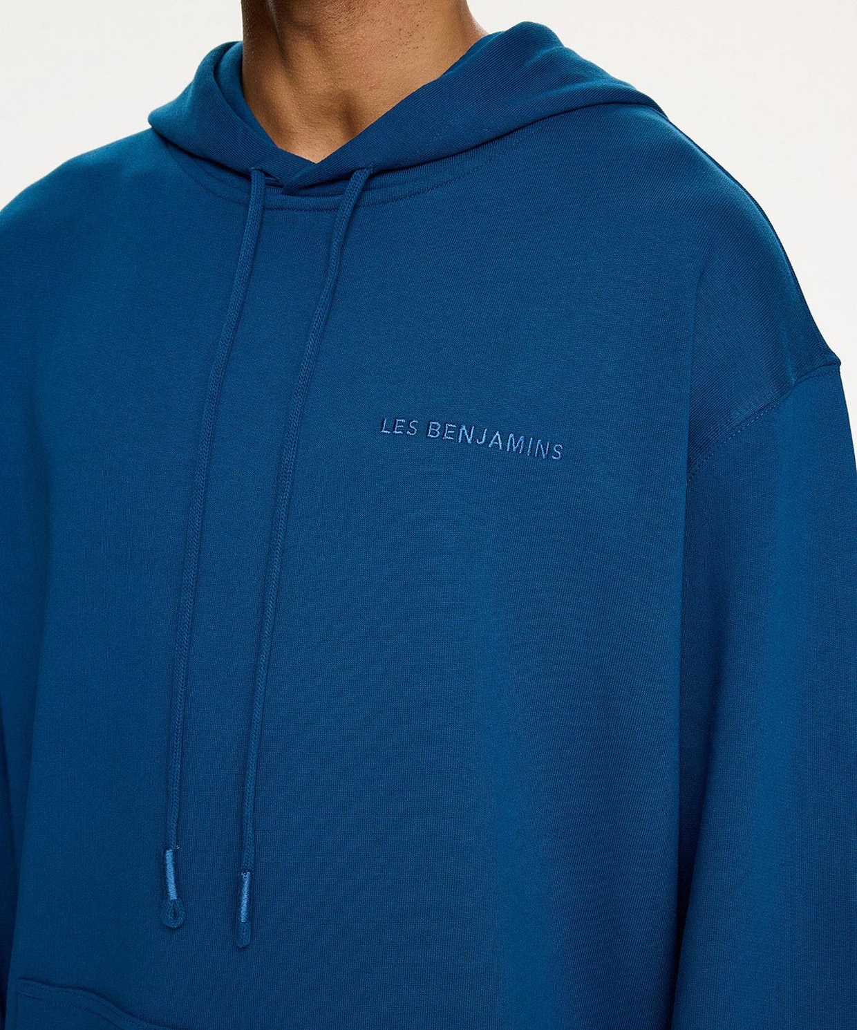 Les Benjamins Essentials Hoodie 302