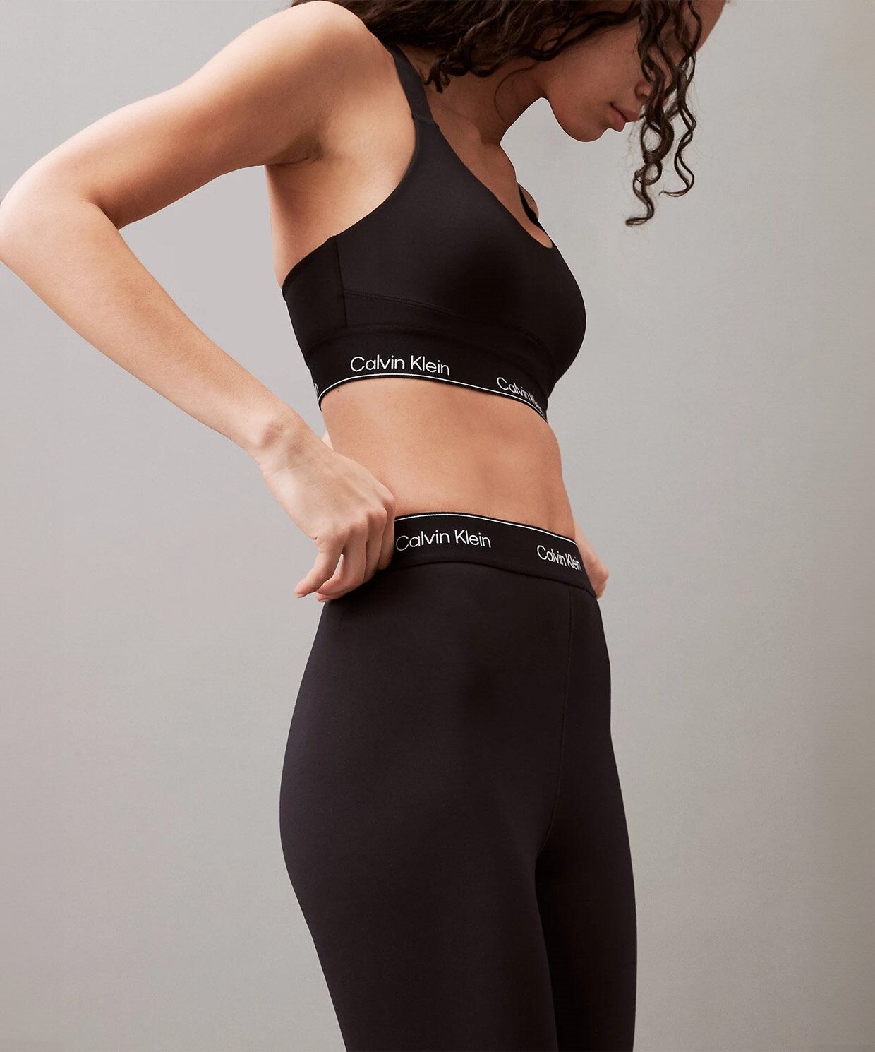 resm Calvin Klein High Support Bralette