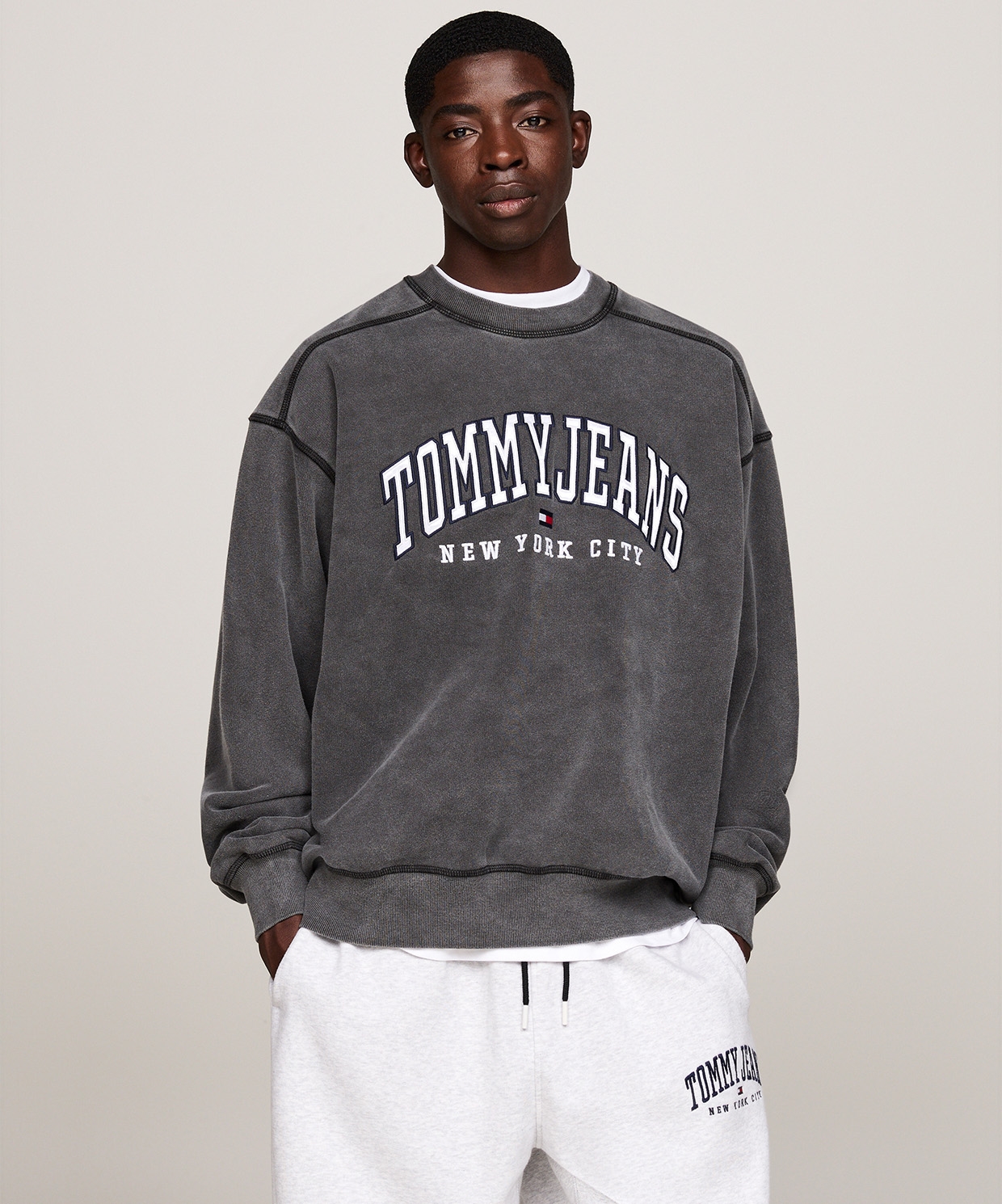 Tommy Jeans Varsity Washed Sweatshirt