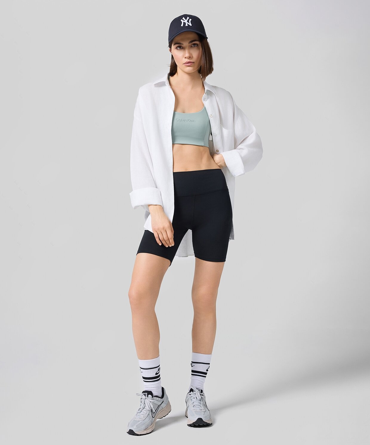 resm Calvin Klein Medium Support Bralette