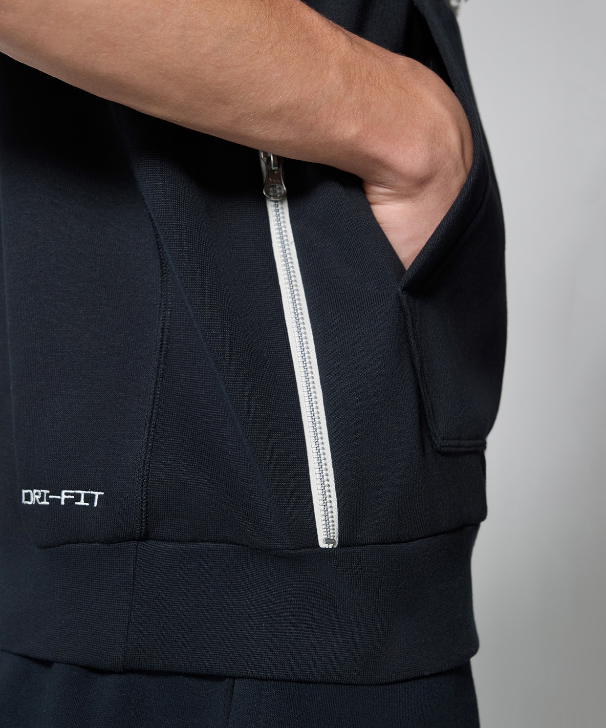 Nike Standard Issue Hooded Short Sleeve Top
