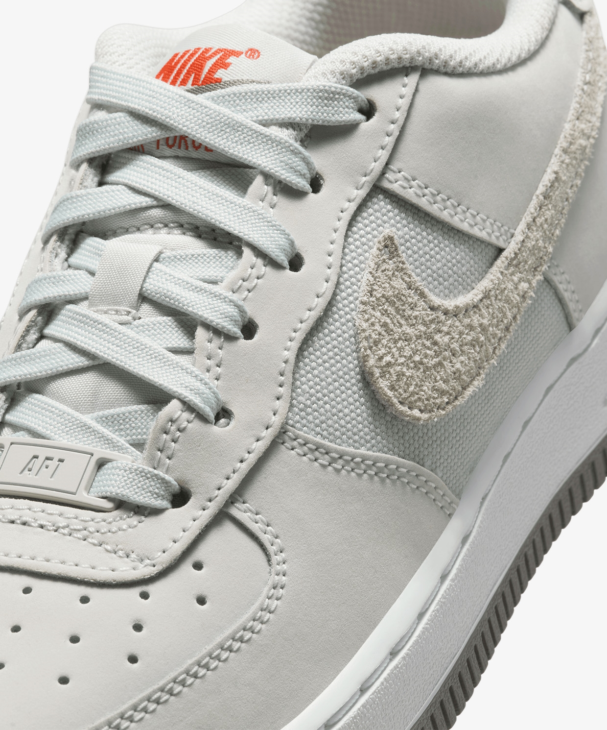 Nike Air Force 1 LV8 (Gs)