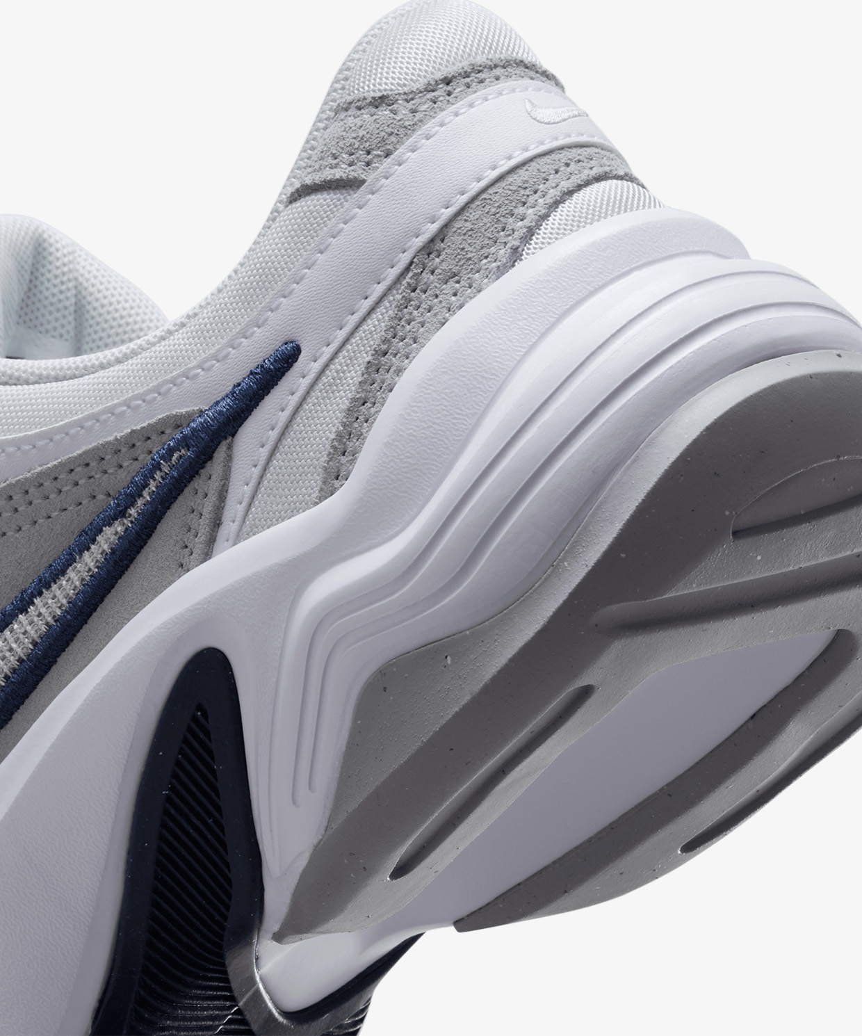 Nike AL8