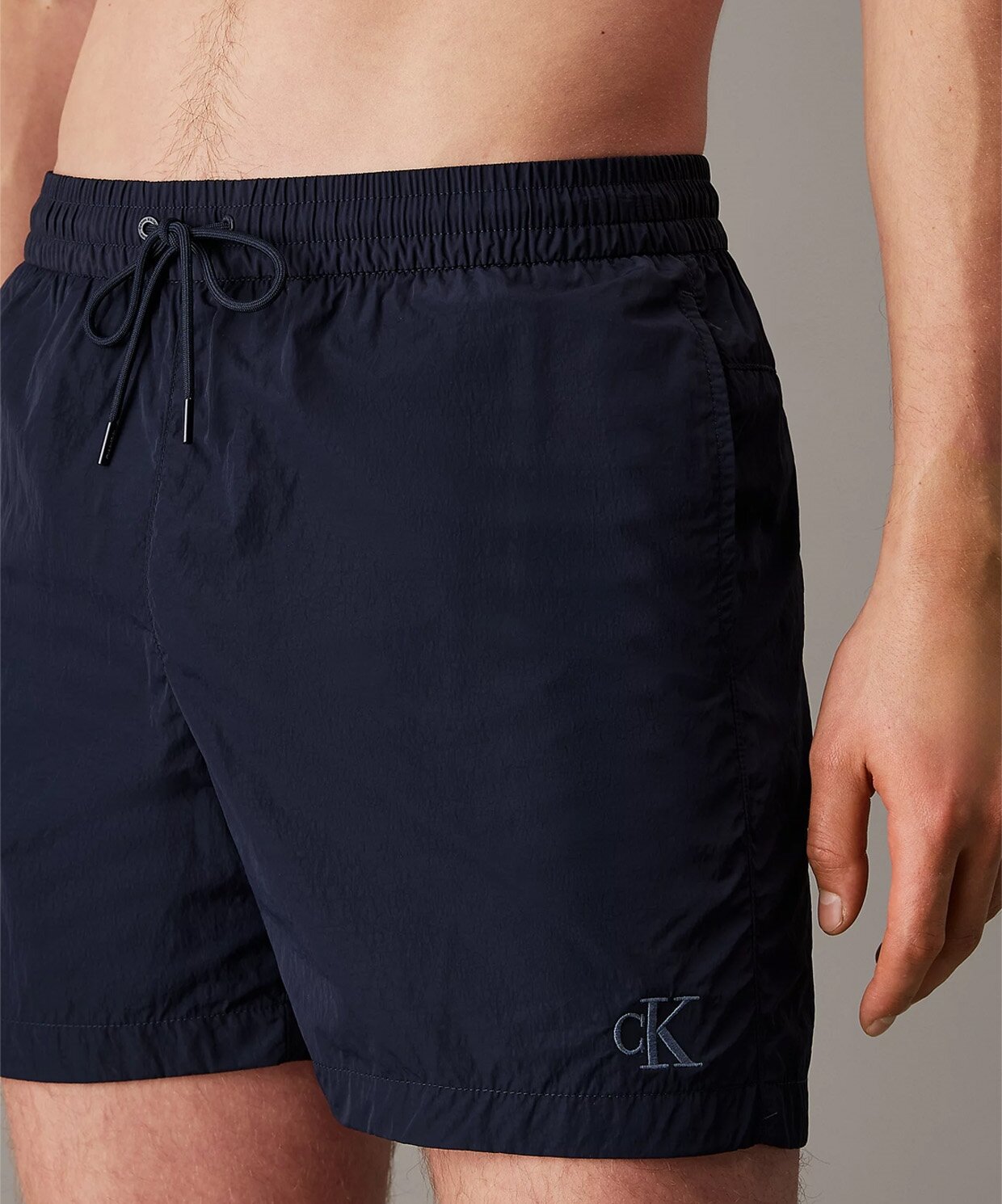 resm Calvin Klein Medium Drawstring