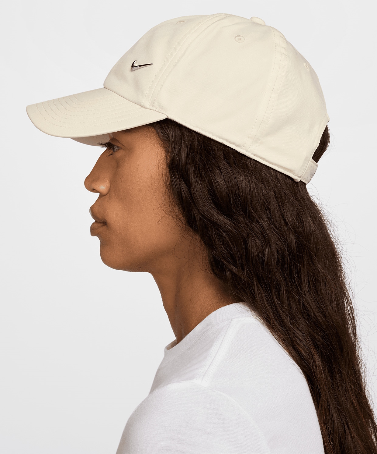 Nike Dri-FIT Club Unstructured Metal Swoosh Cap
