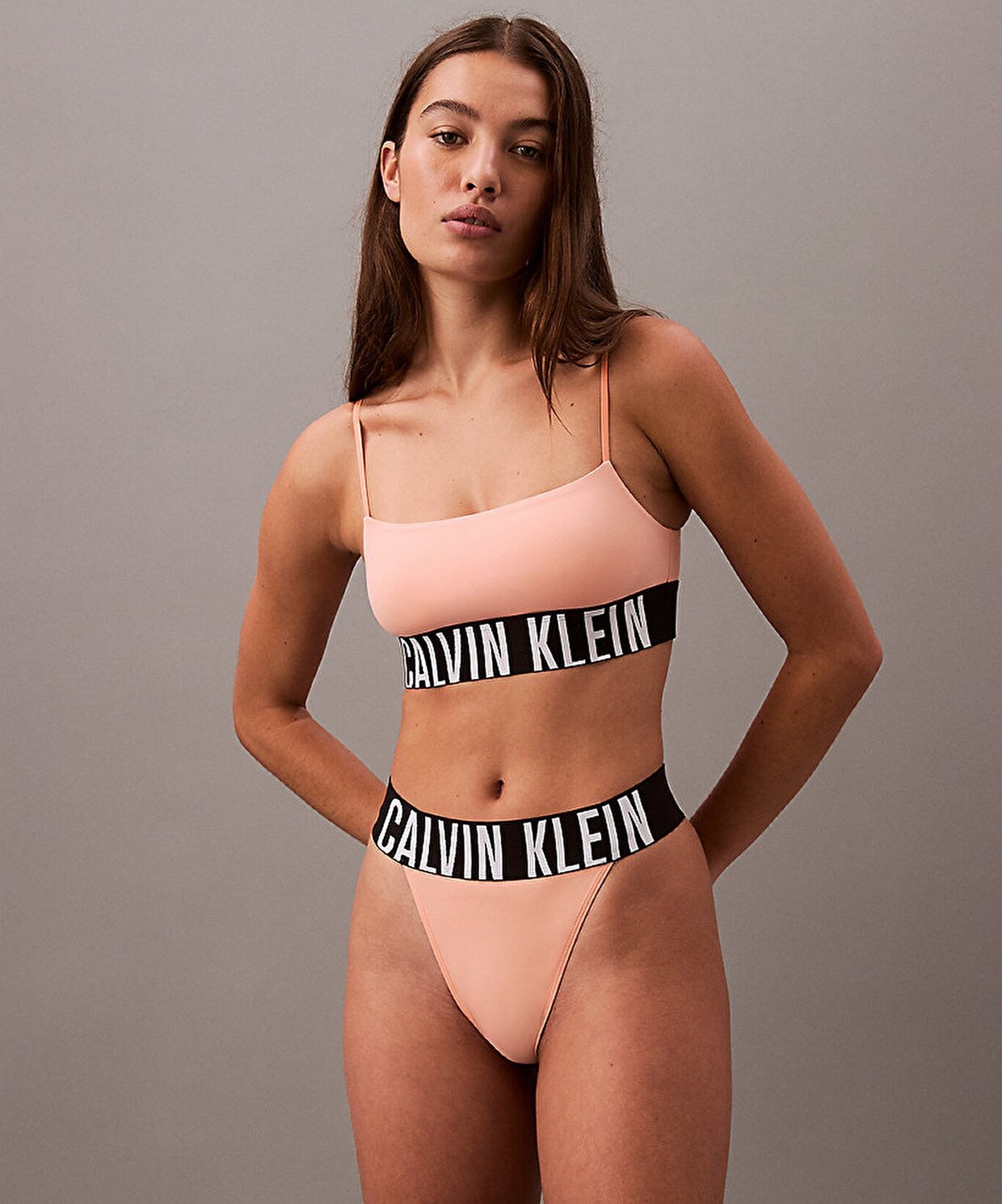 resm Calvin Klein High Leg Thong