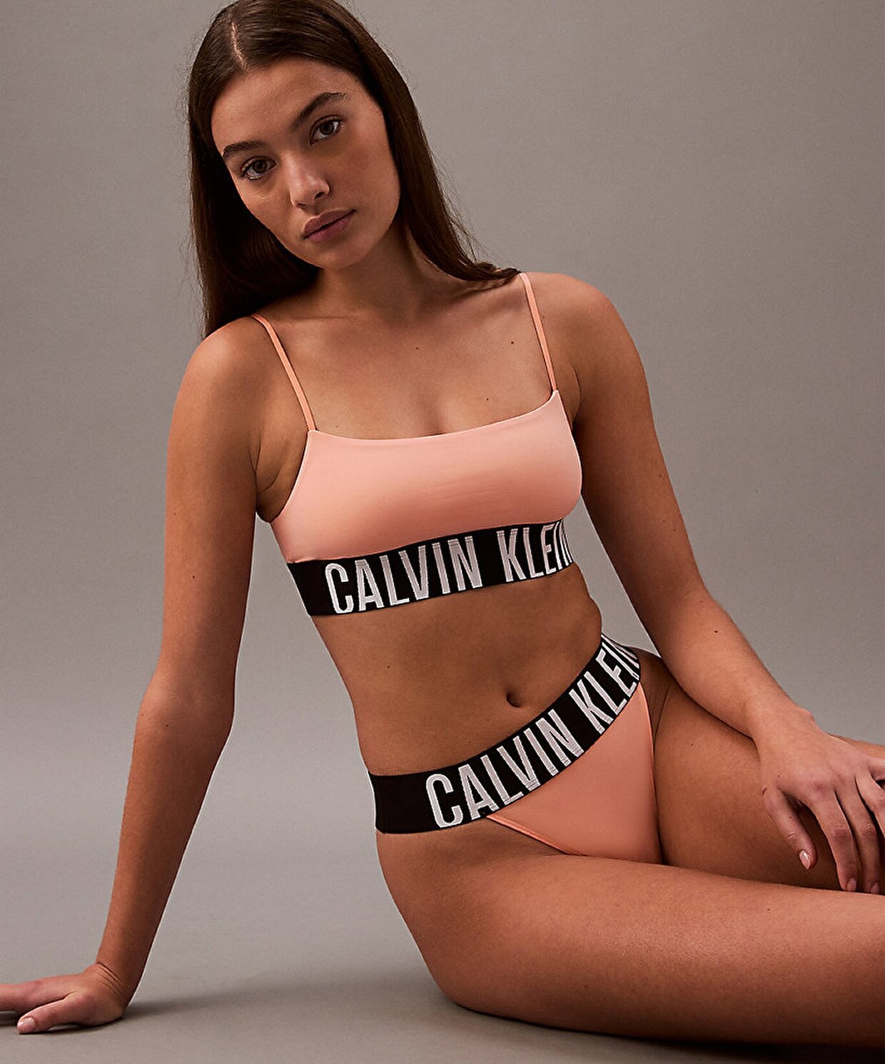 resm Calvin Klein High Leg Thong