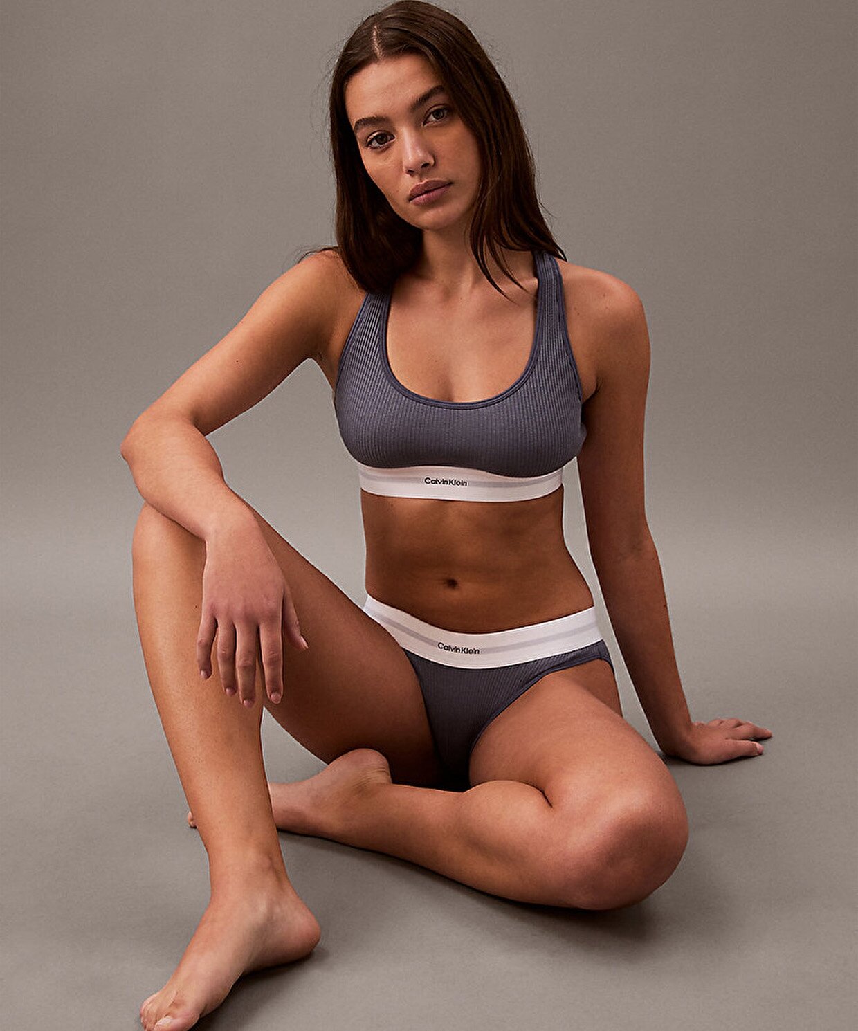 resm Calvin Klein Lightly Lined Bralette