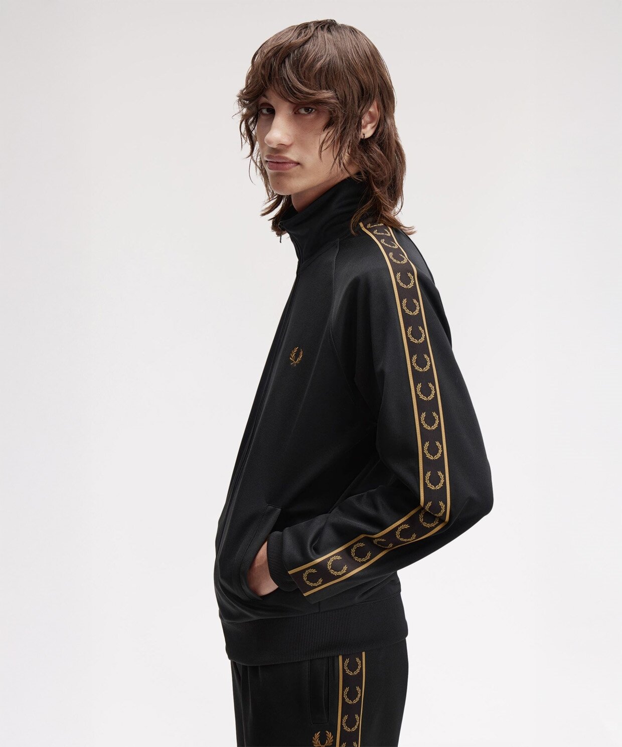 resm Fred Perry Contrast Tape Track Jacket