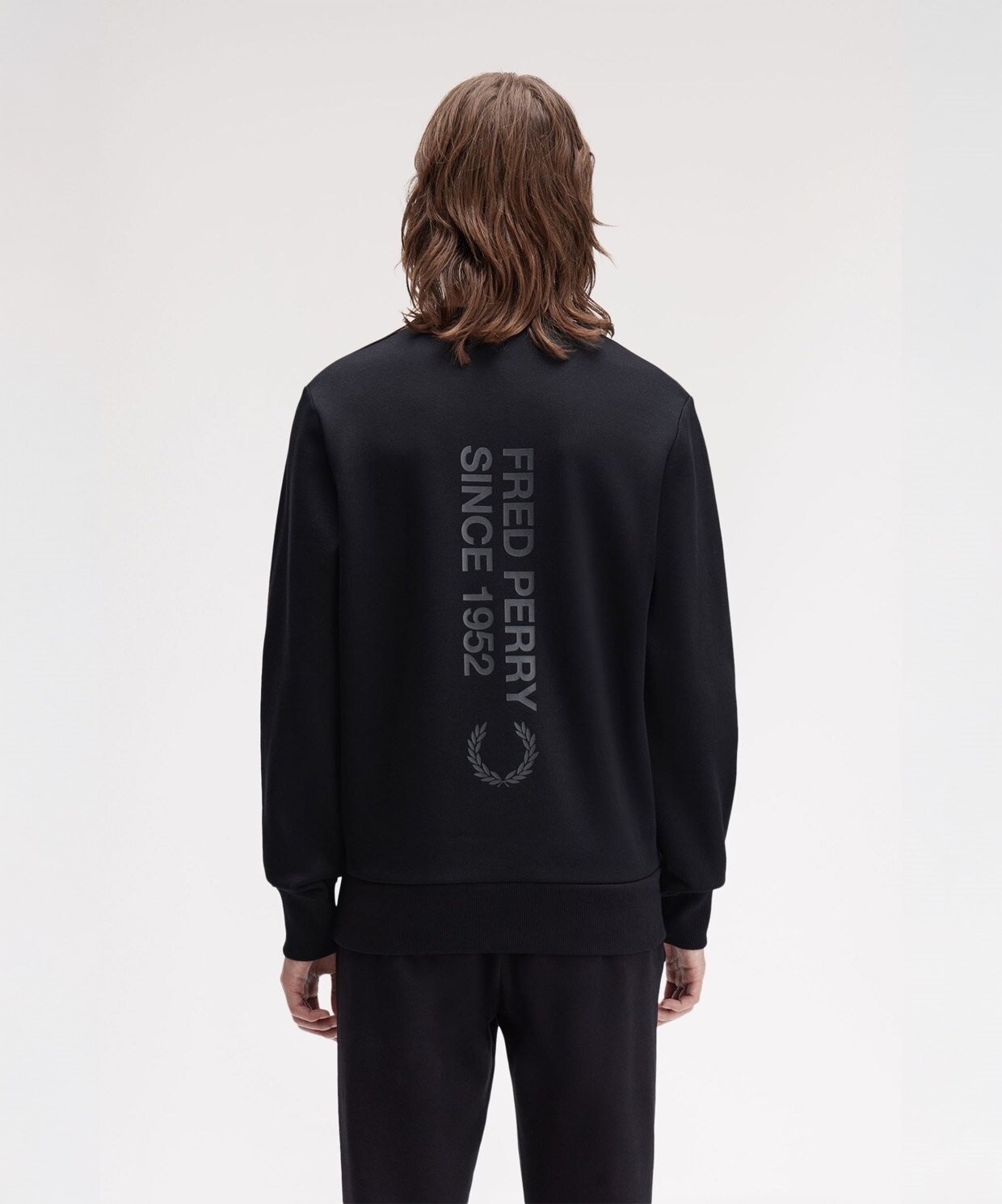 resm Fred Perry Bold Branding Crew Neck Sweatshirt