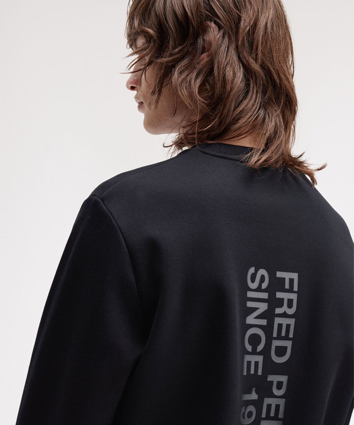 resm Fred Perry Bold Branding Crew Neck Sweatshirt
