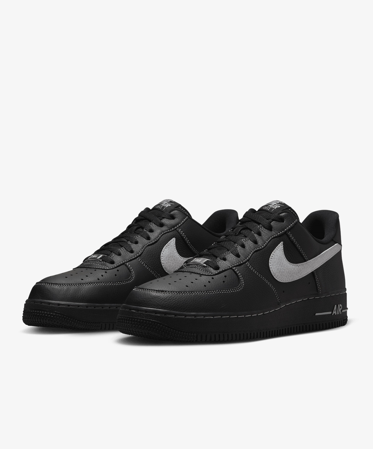 resm Nike Air Force 1 '07 LV8