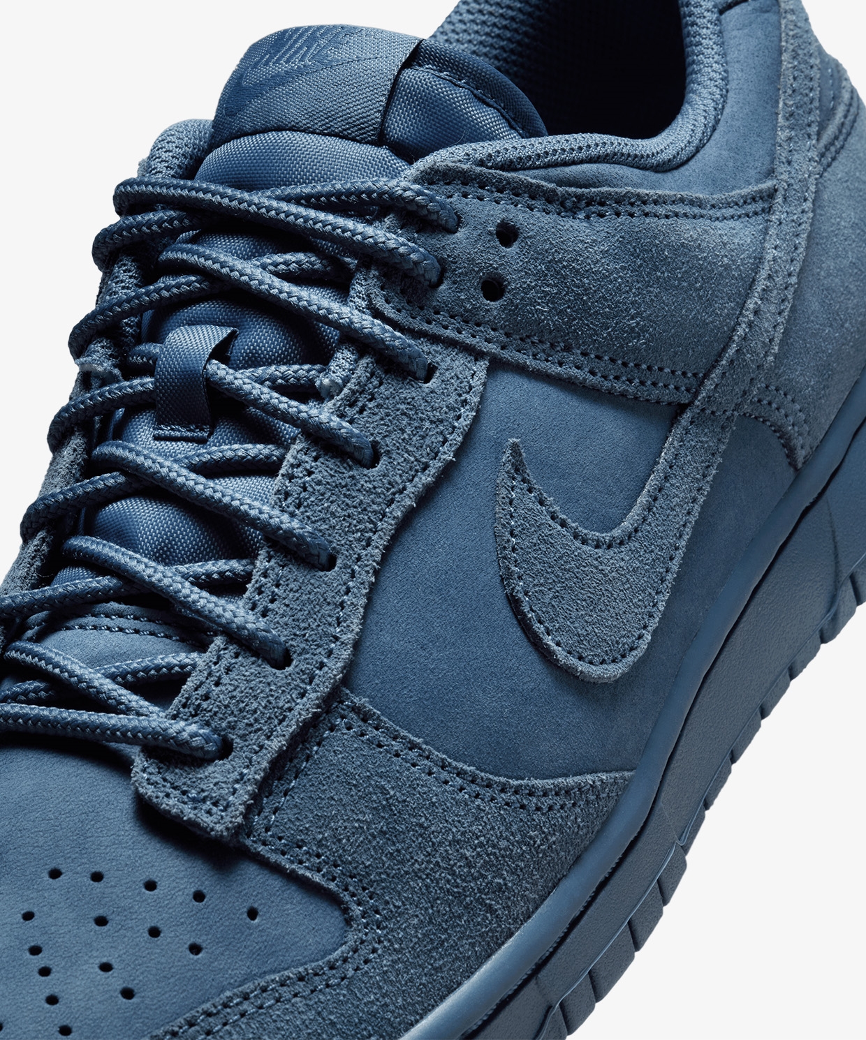 resm Nike Dunk Low Retro SE