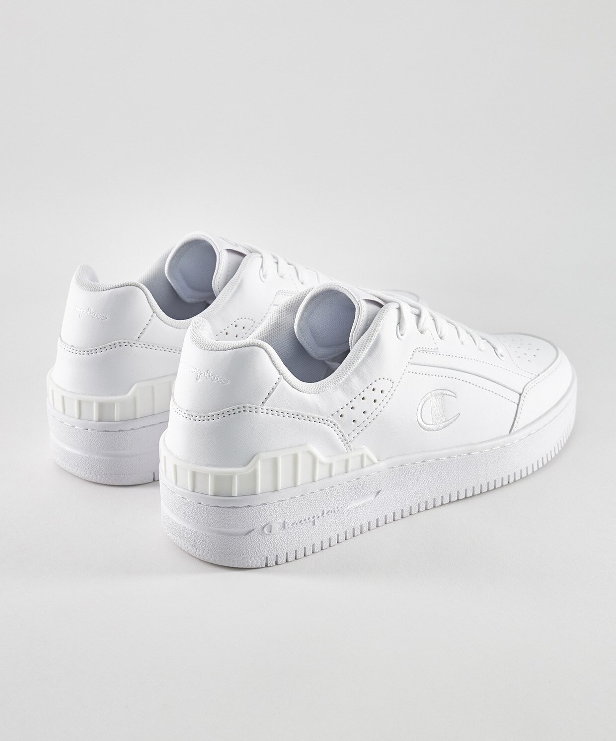 resm Champion Basketball Turbo 500 Low Cut Shoe