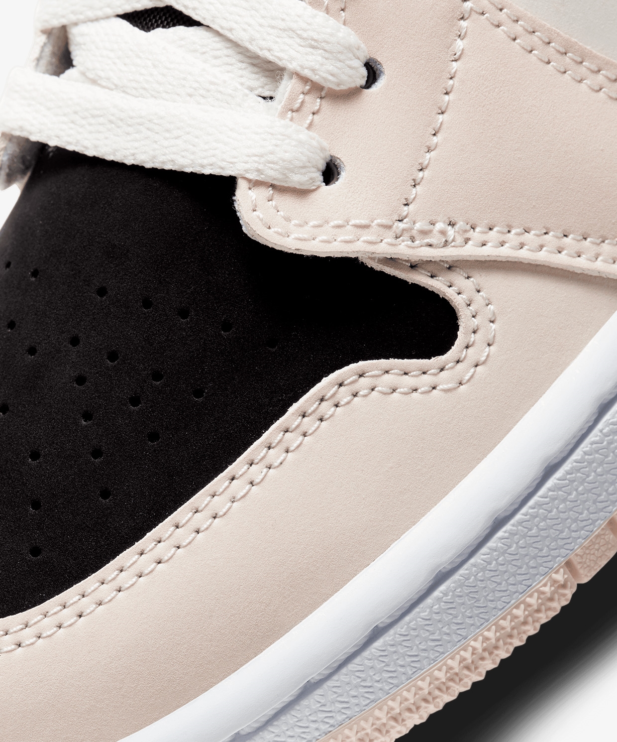 resm Jordan Air 1 Mid