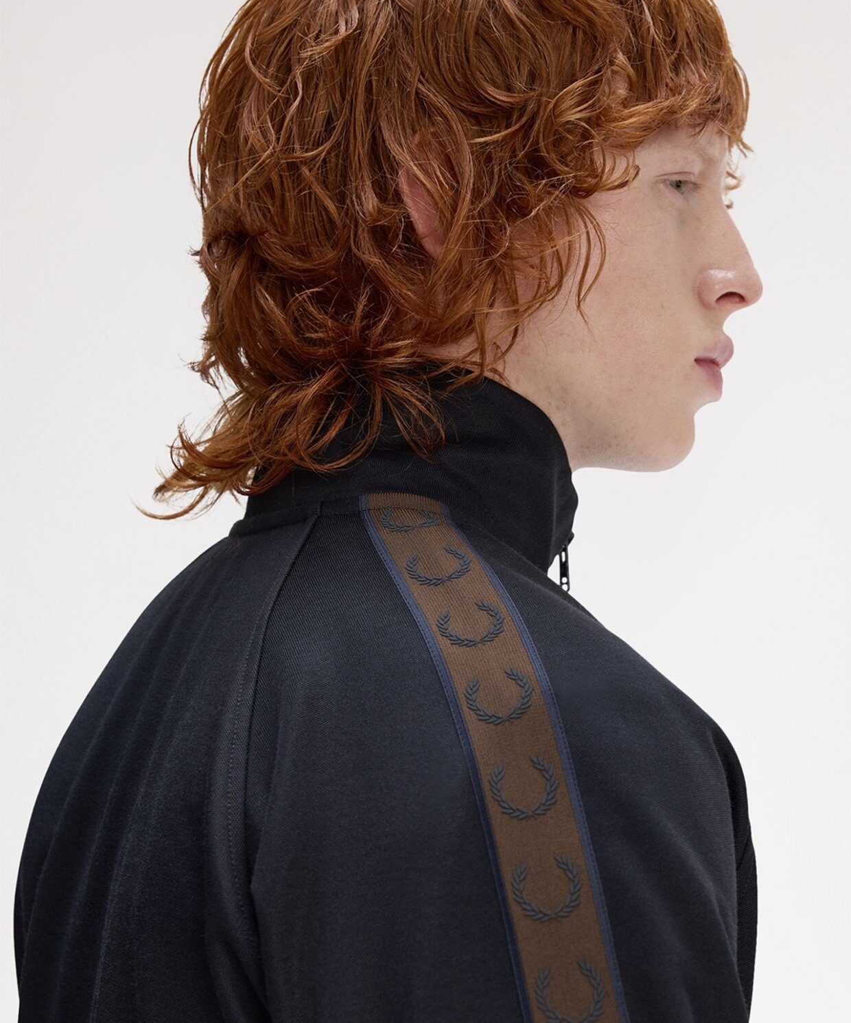 resm Fred Perry Contrast Tape Track Jacket