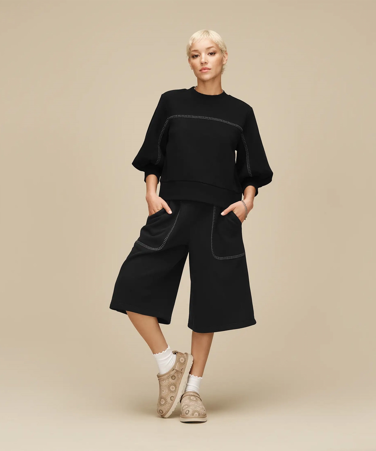 resm UGG Classic Micro Sun Stitch