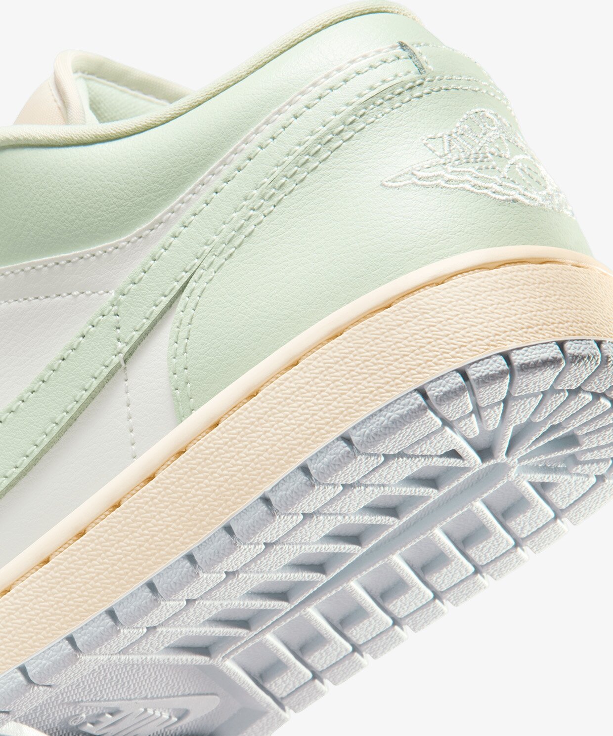 resm Jordan Air 1 Low