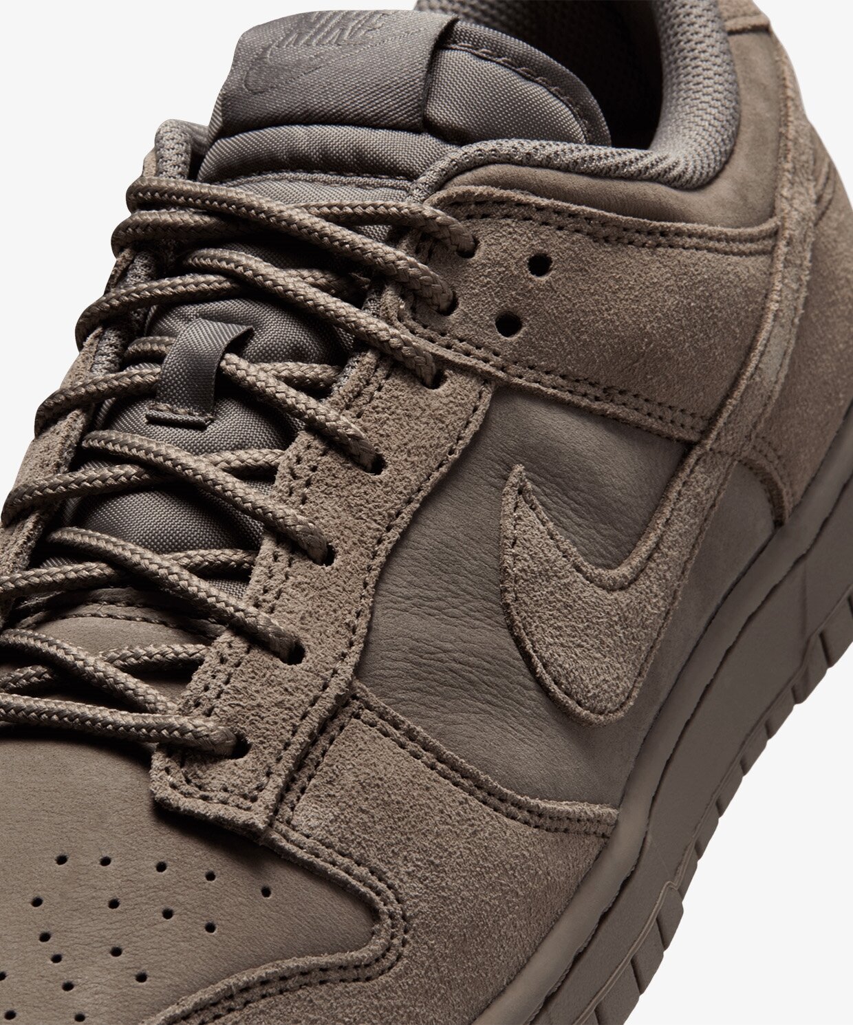 resm Nike Dunk Low Retro SE