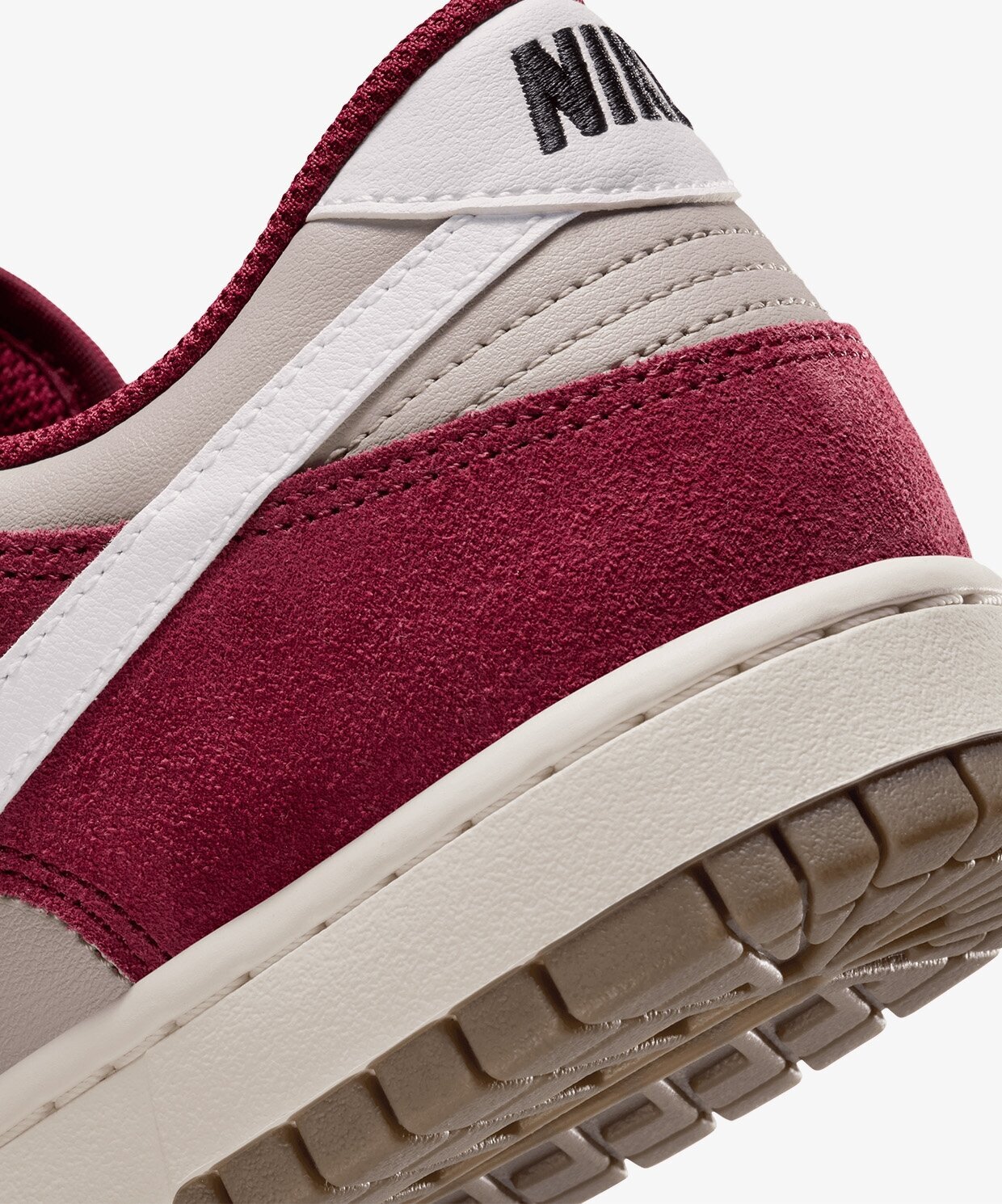 resm Nike Dunk Low Retro SE