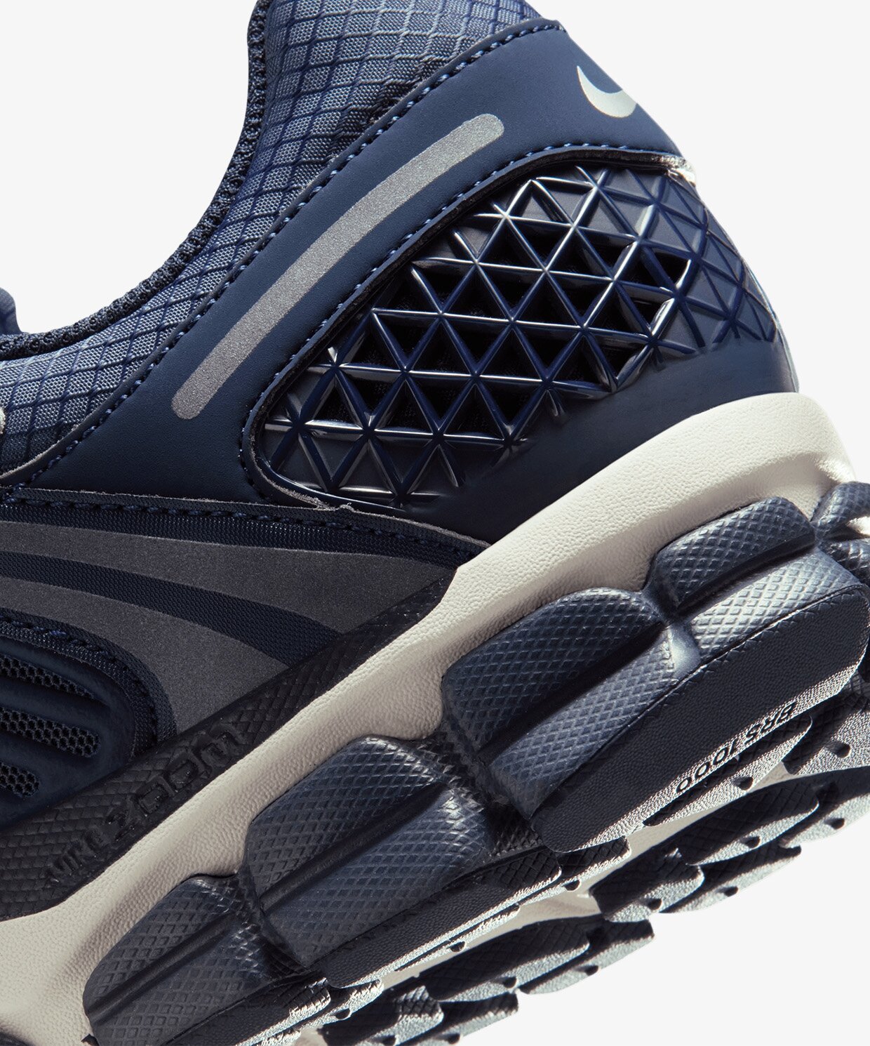 resm Nike Zoom Vomero 5 SE