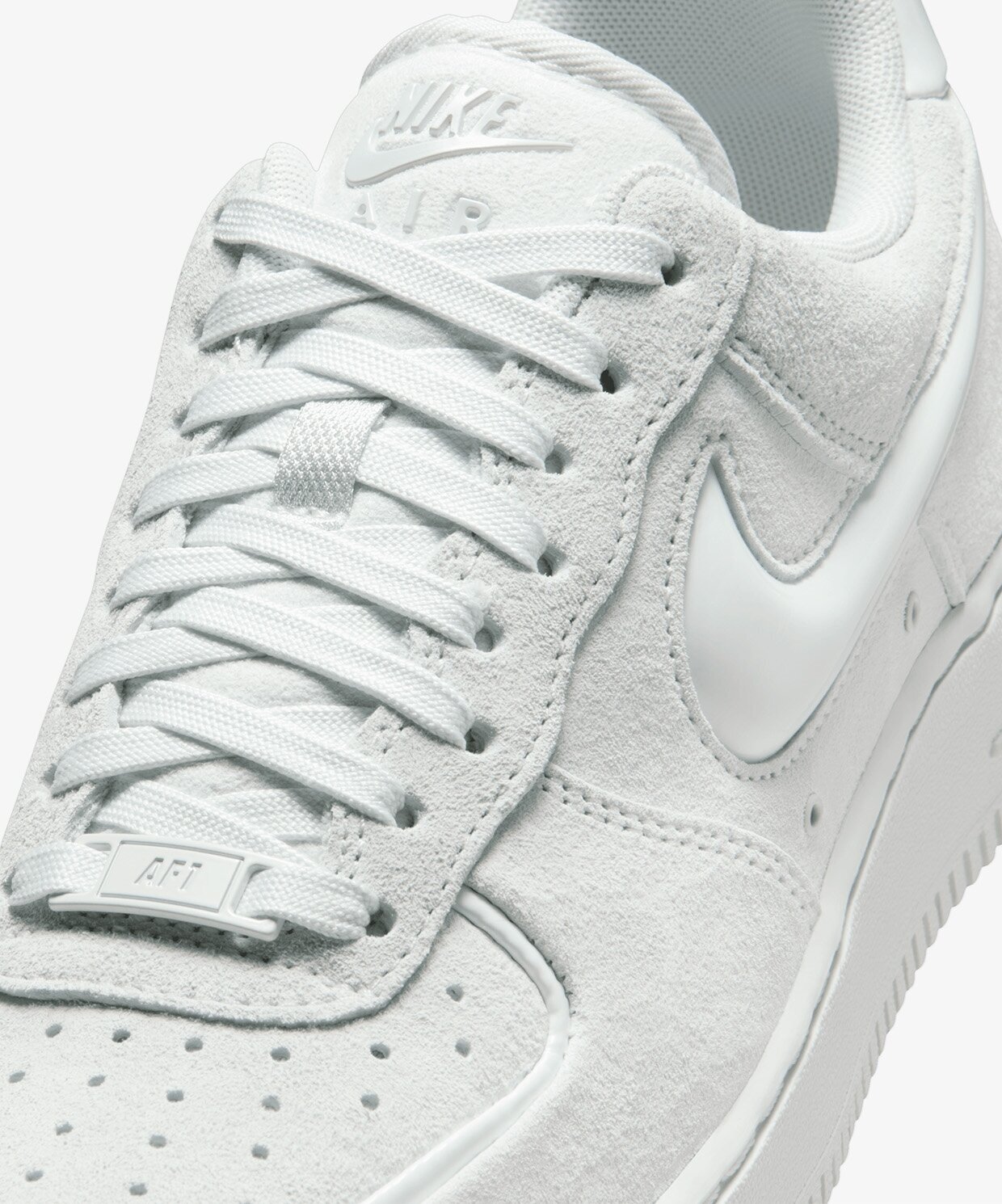 resm Nike Air Force 1 07