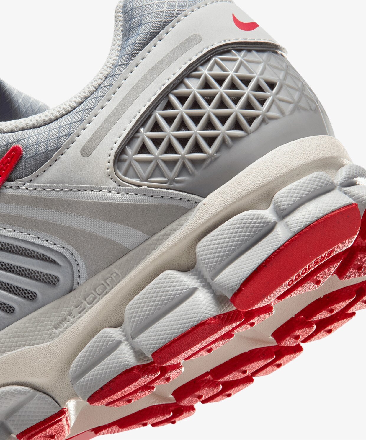 resm Nike Zoom Vomero 5 SE