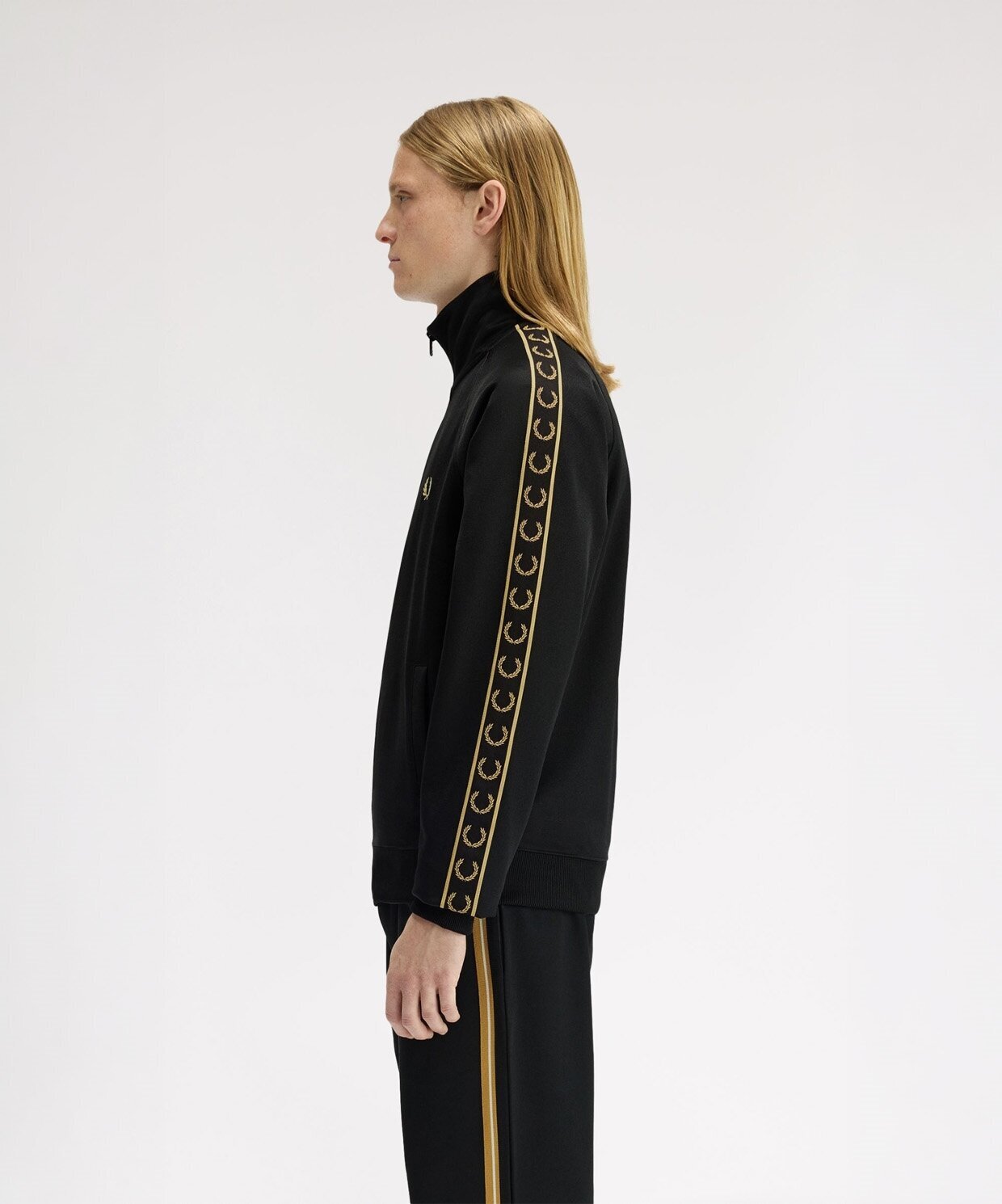 resm Fred Perry Contrast Tape Track Jacket