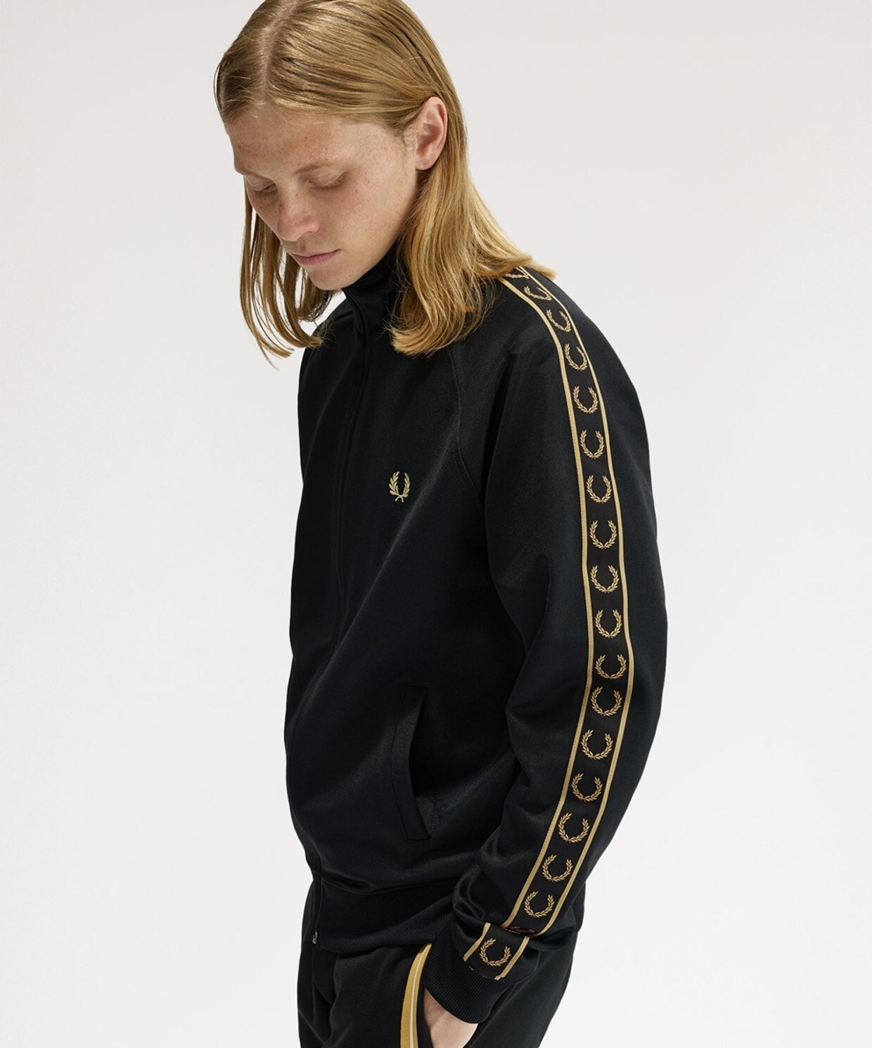 resm Fred Perry Contrast Tape Track Jacket